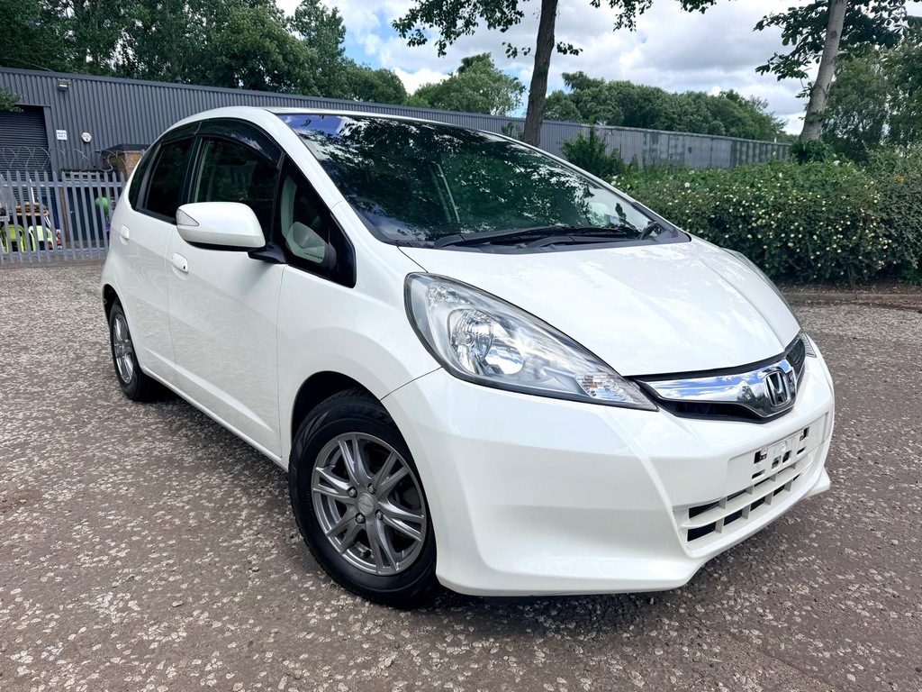 Honda Fit Jazz Fresh Import 1.5 Hatchback Cr White