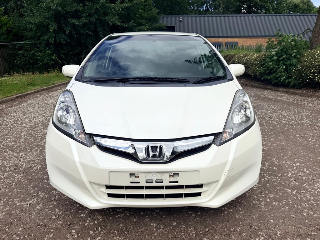 Honda Fit Jazz Fresh Import 1.5 Hatchback Cr White #2