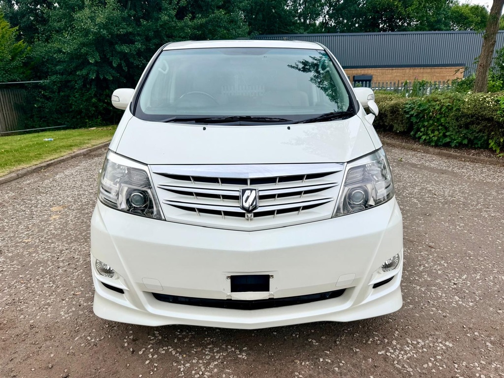 Toyota Alphard Fresh Import As Platinum 2.4 4Wd 8 Seats Mpv White #2