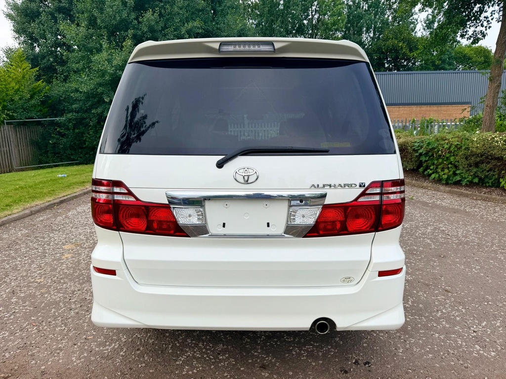 Toyota Alphard Fresh Import As Platinum 2.4 4Wd 8 Seats Mpv White #5