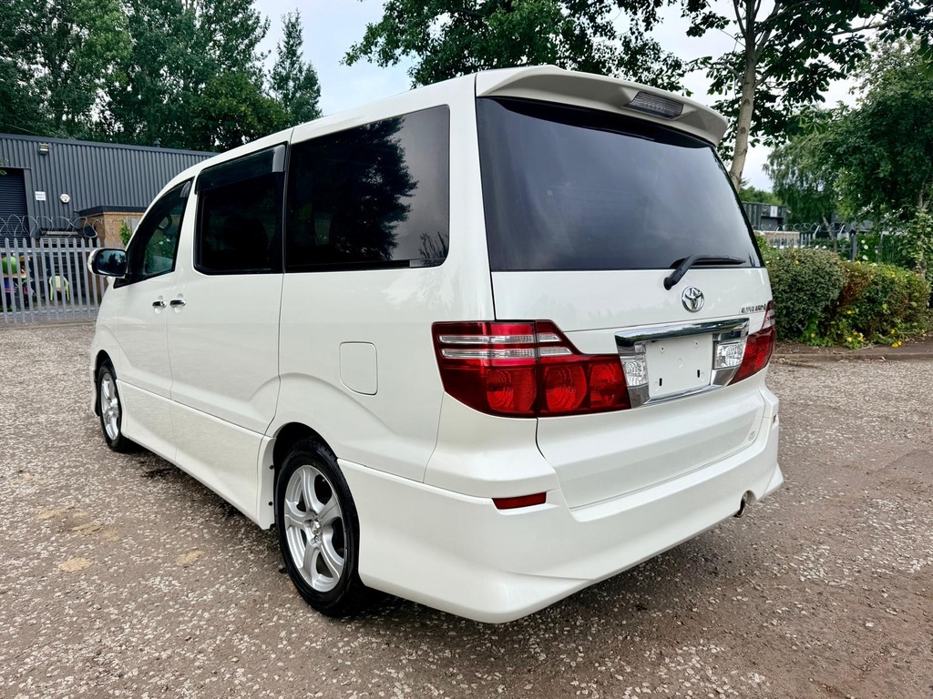 Toyota Alphard Fresh Import As Platinum 2.4 4Wd 8 Seats Mpv White #6