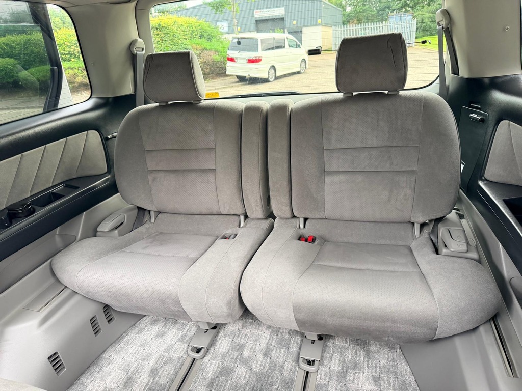Toyota Alphard Silver Silver #18