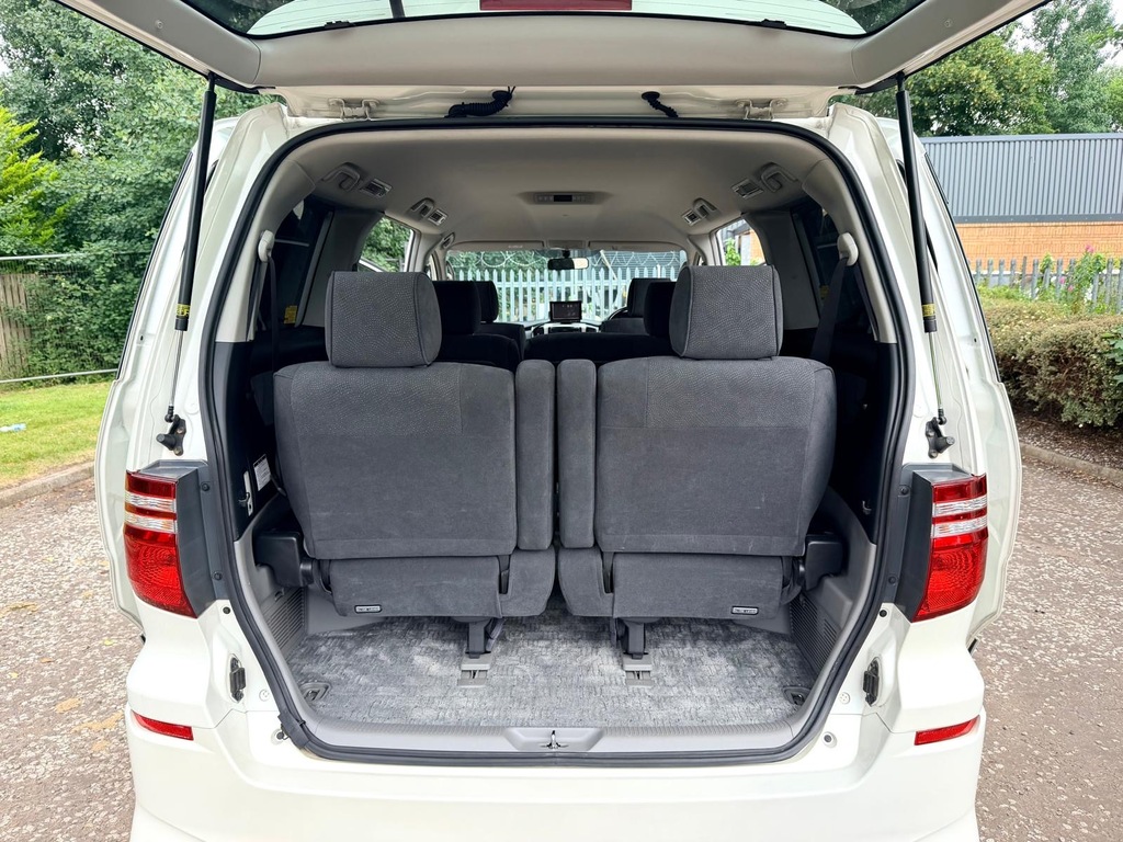 Toyota Alphard  White #20