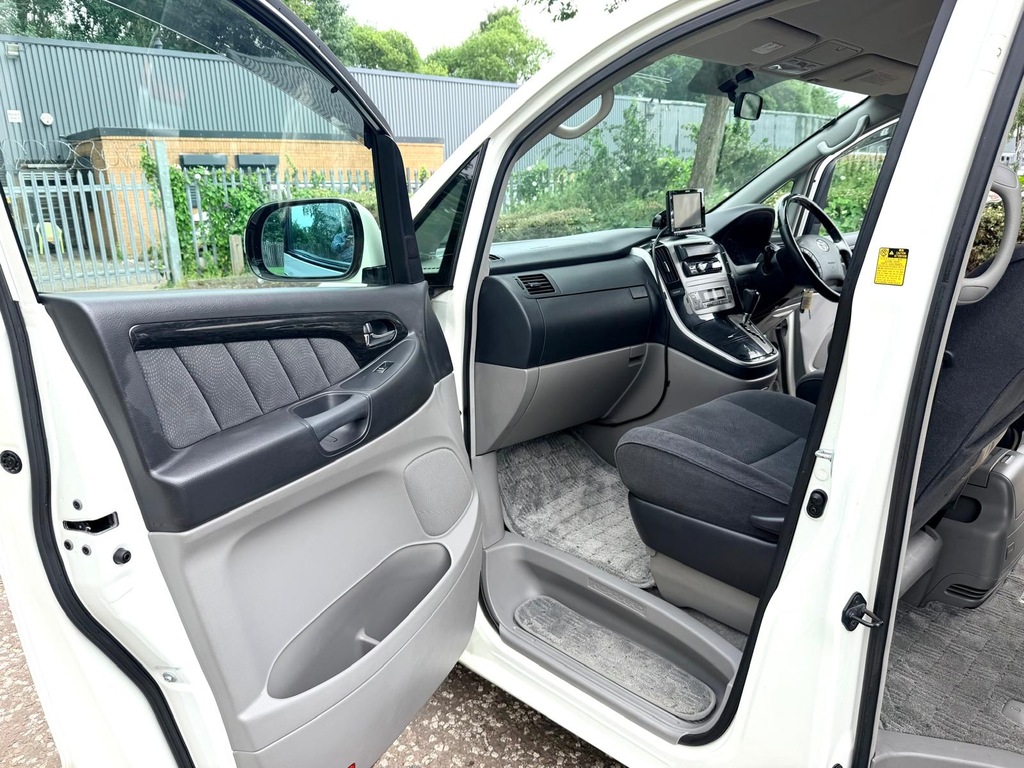 Toyota Alphard  White #11