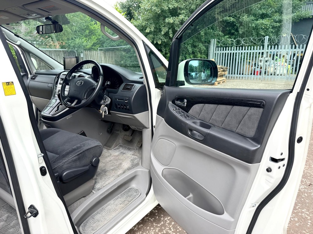 Toyota Alphard  White #15