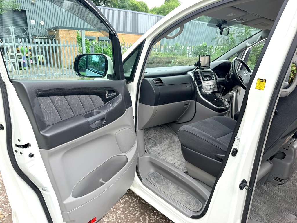 Toyota Alphard  White #12