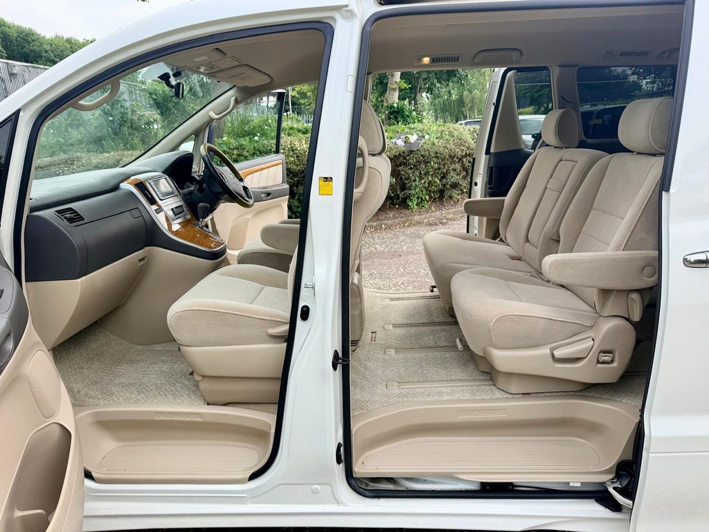 Toyota Alphard 3.0 Silver #9