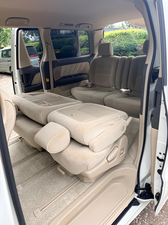 Toyota Alphard 3.0 Silver #16