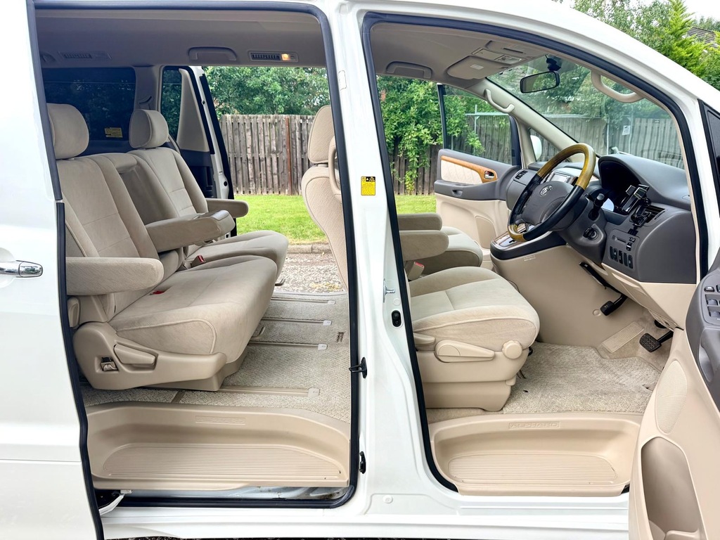 Toyota Alphard 3.0 Silver #11