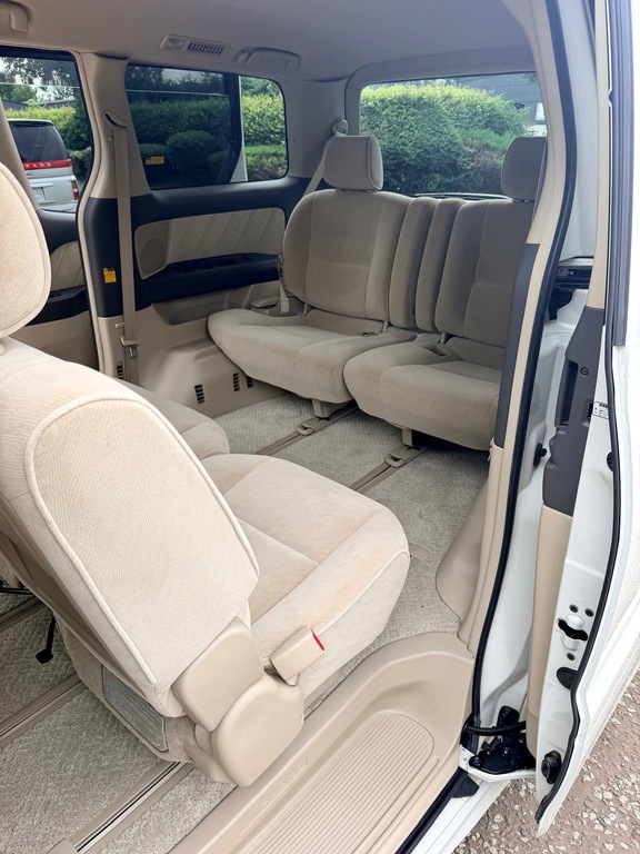 Toyota Alphard 3.0 Silver #17