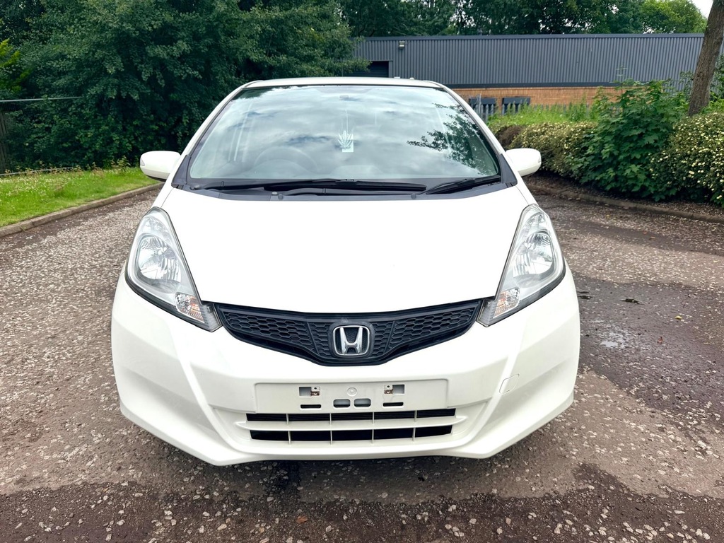 Honda Fit Jazz Fresh Import G Smart Edition 1.3 White #2