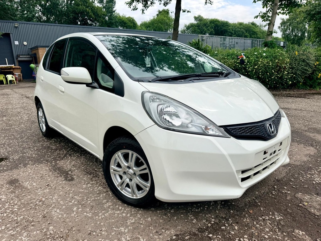 Honda Fit Jazz Fresh Import G Smart Edition 1.3 White