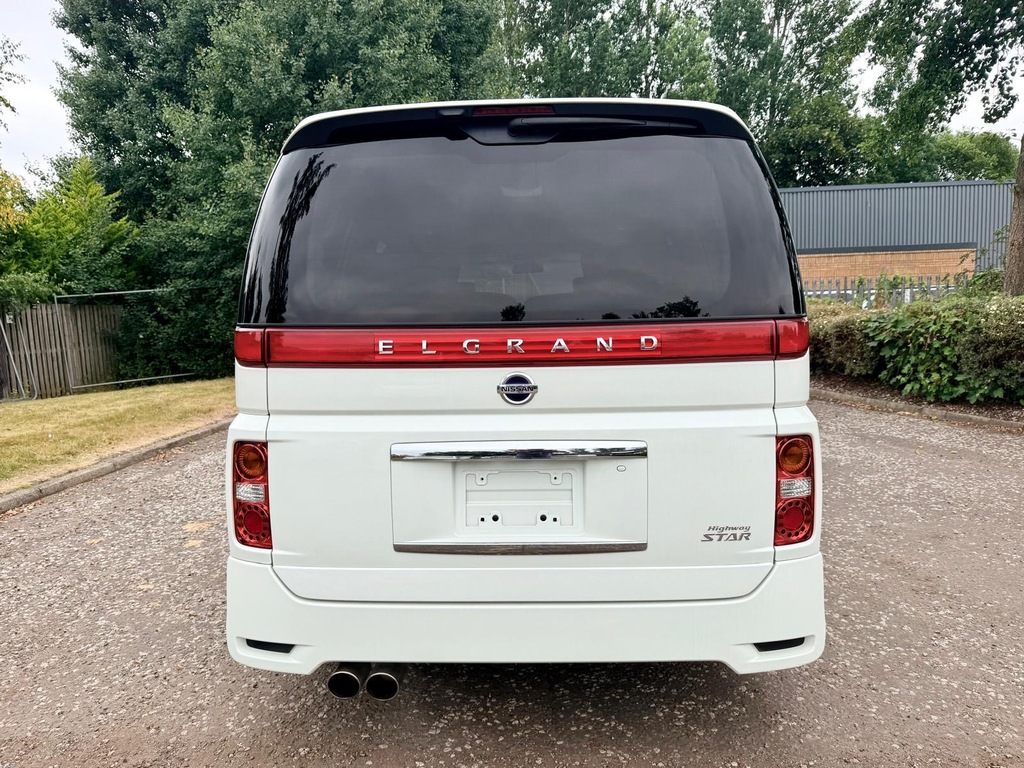 Nissan Elgrand Highway Star Fresh Import 3.5 V6 8 Seats Mpv White #5