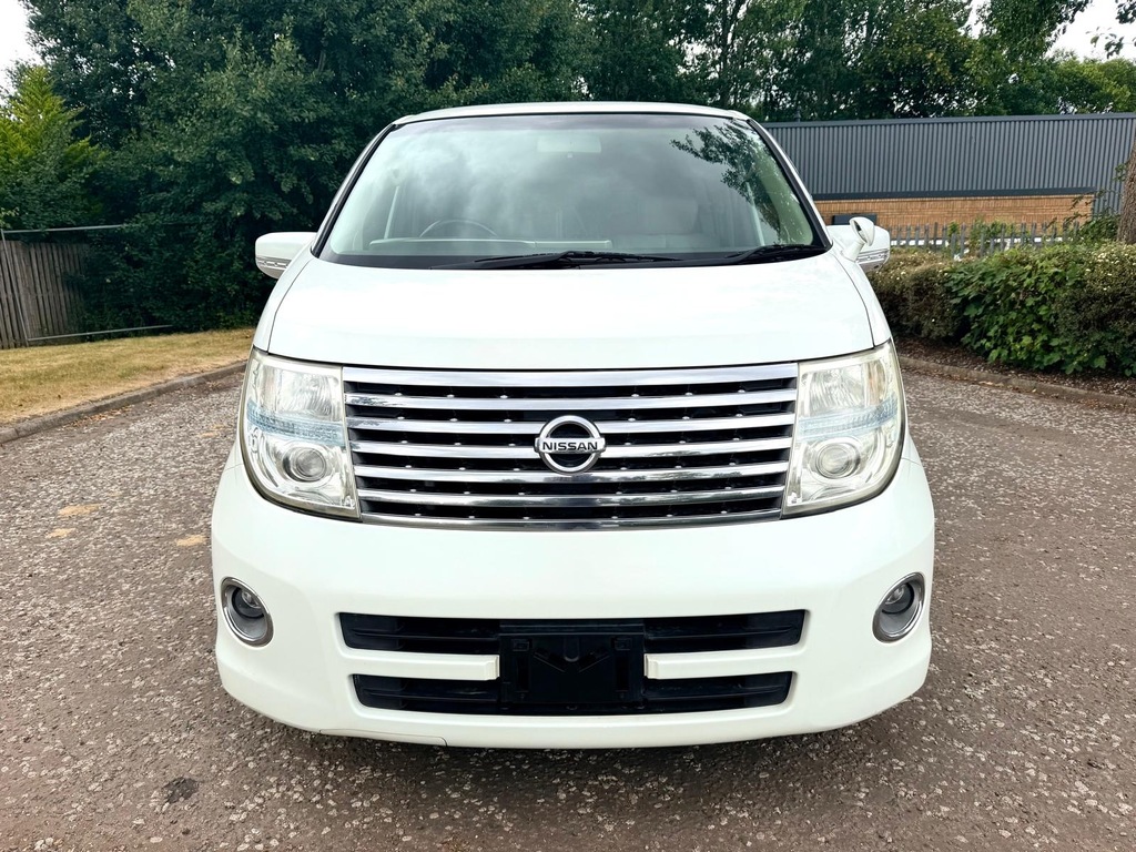 Nissan Elgrand Fresh Import Highway Star 3.5 V6 8 Seat Mpv G White #2