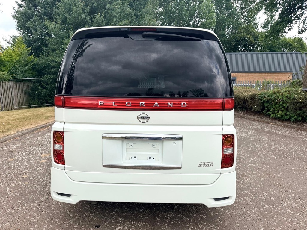 Nissan Elgrand Fresh Import Highway Star 3.5 V6 8 Seat Mpv G White #5