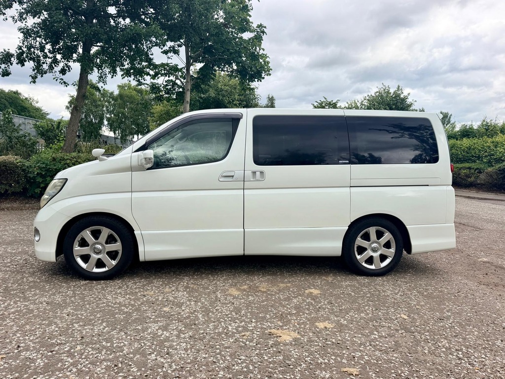 Nissan Elgrand Mpv 2.5 Camper Van - 2 Berth 2007 Black #8