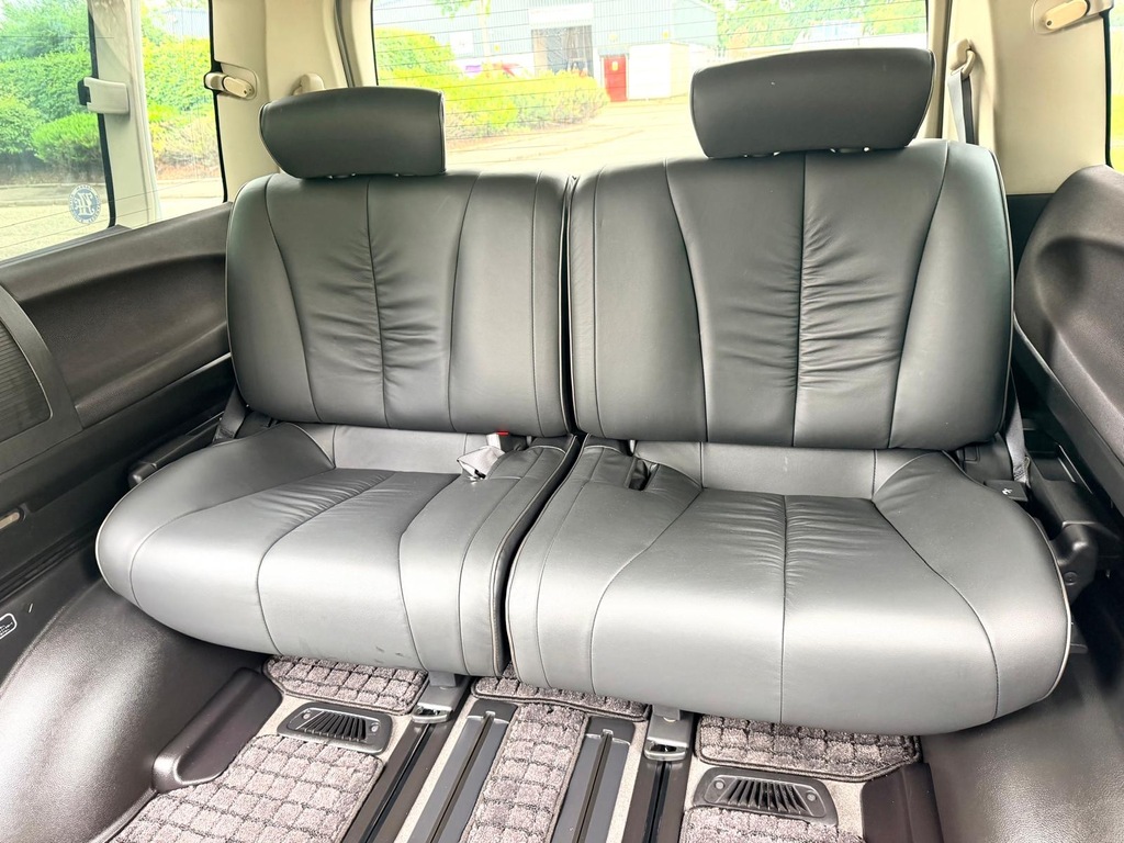 Nissan Elgrand 3.5 Red #17