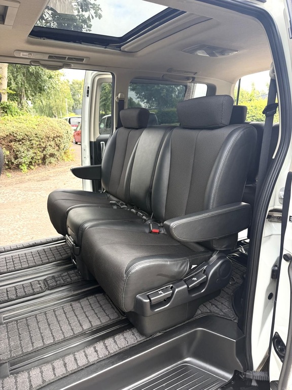 Nissan Elgrand Camper Day Van White #13