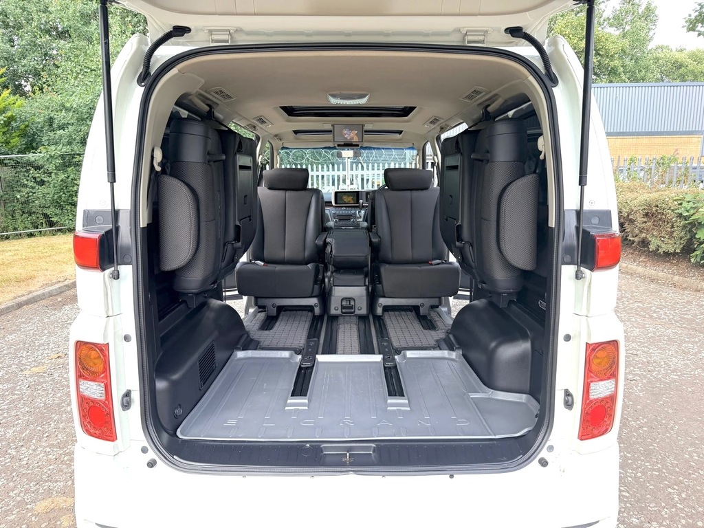 Nissan Elgrand Camper Day Van White #17