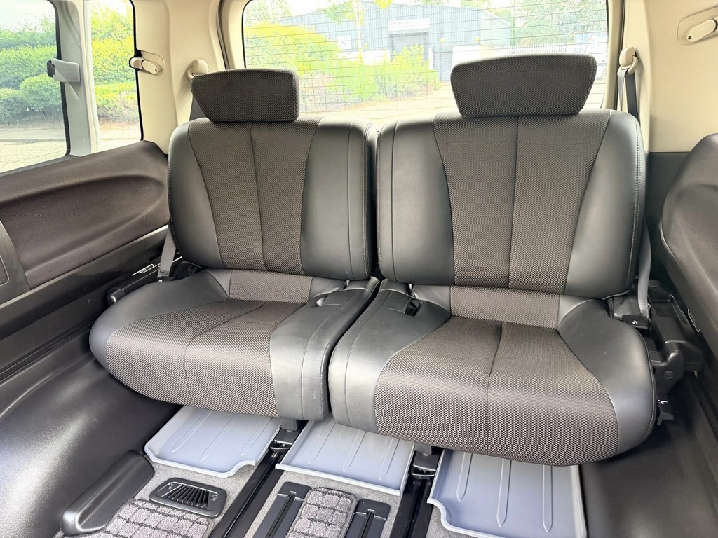 Nissan Elgrand Camper Day Van White #14