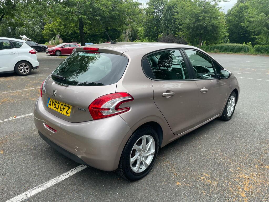 Peugeot 208 Active Pink #4