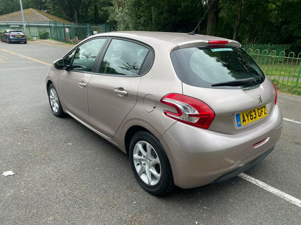 Peugeot 208 Active Pink #6