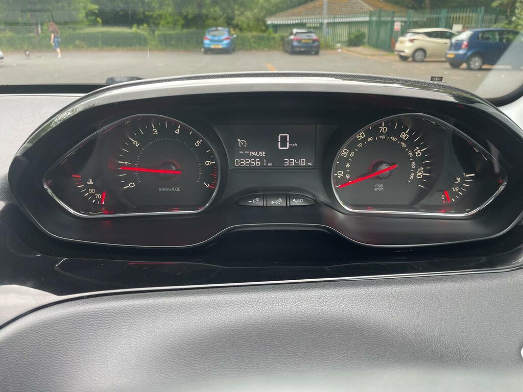 Peugeot 208 1.6 E-hdi Style Euro 5 Ss White #21