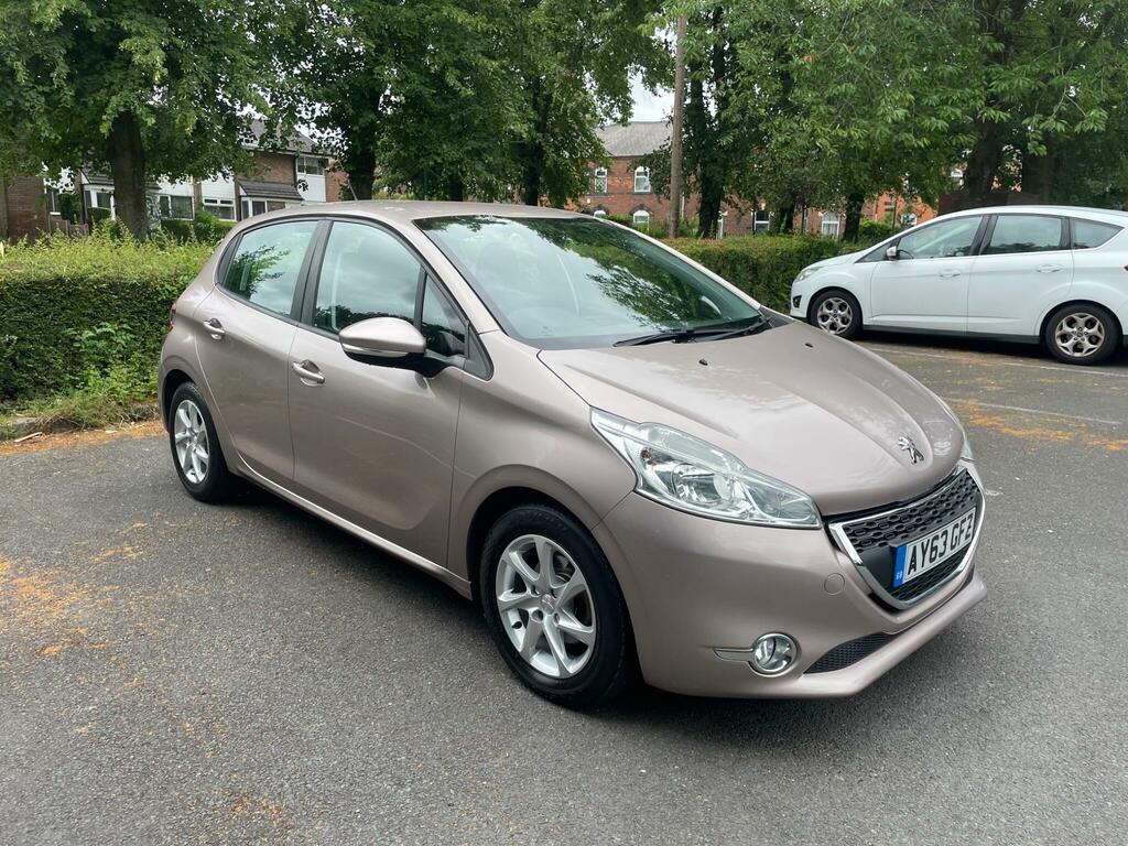 Peugeot 208 1.6 E-hdi Style Euro 5 Ss White #7