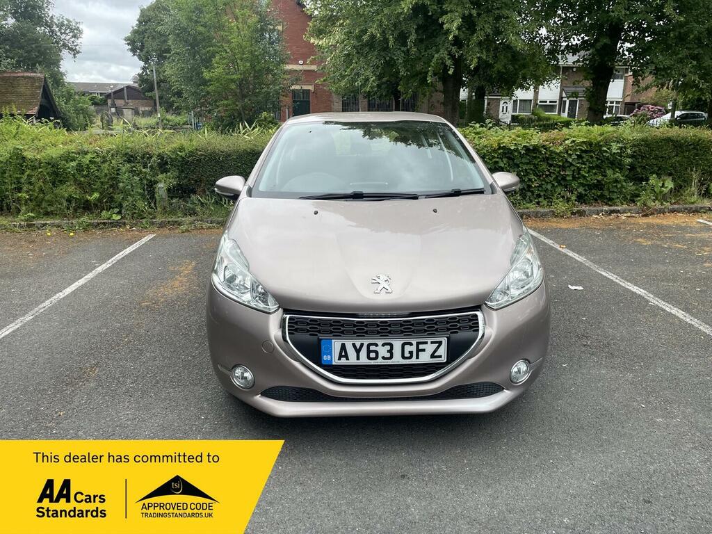 Peugeot 208 1.2 Vti Active Euro 5 Pink #2