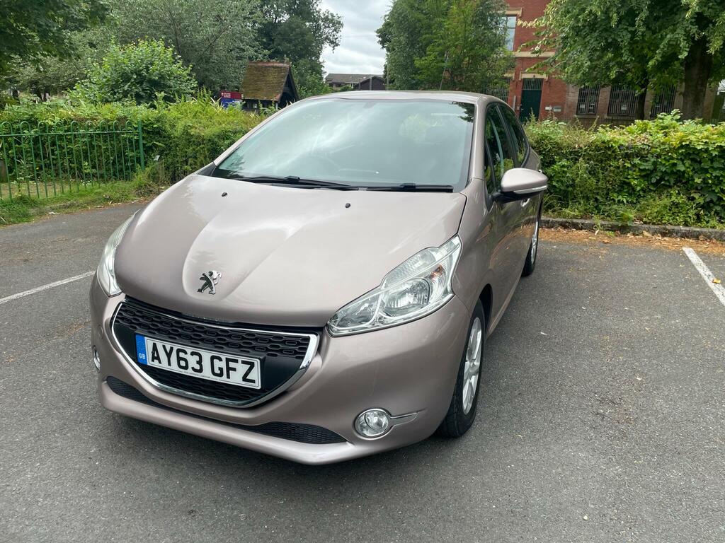 Peugeot 208 Active Pink