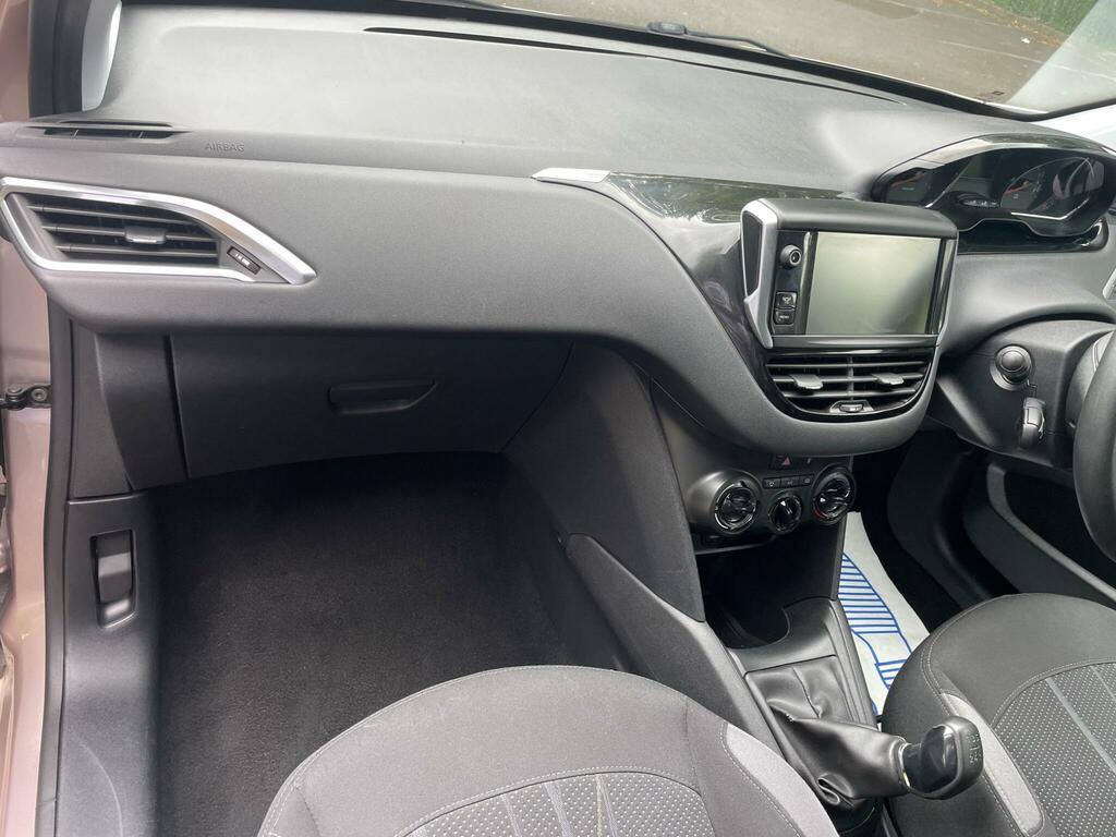Peugeot 208 1.6 E-hdi Style Euro 5 Ss White #17