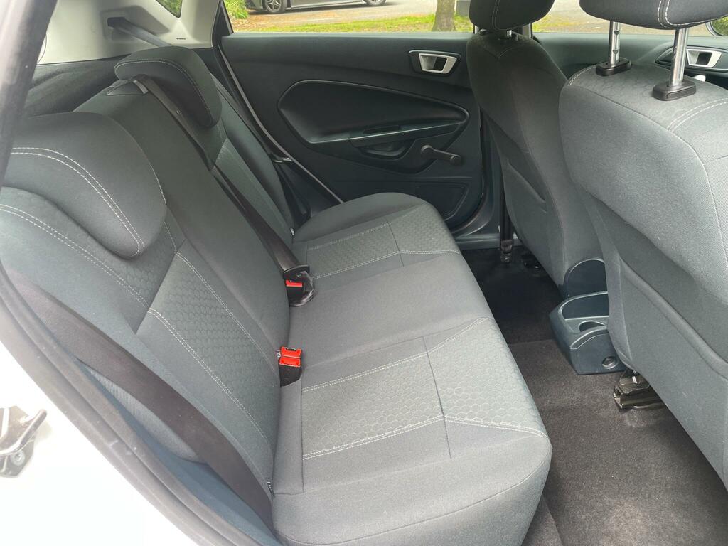 Ford Fiesta 1.25 Zetec Hatchback 129 Gkm, White #18