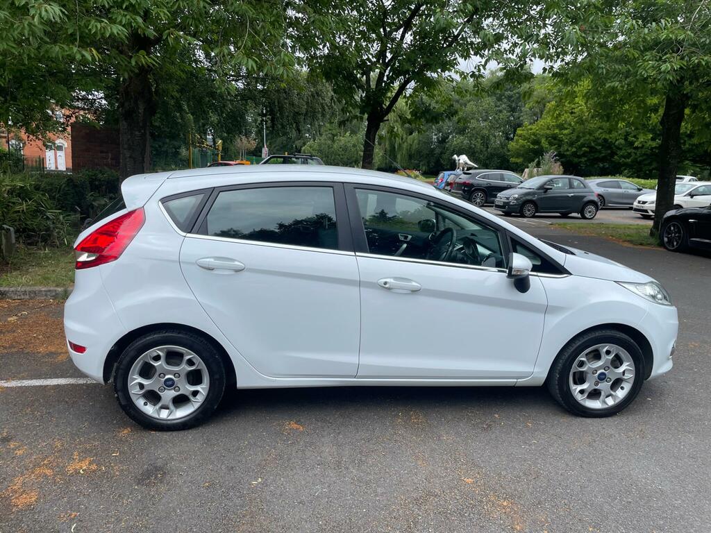 Ford Fiesta 1.25 Zetec Hatchback 129 Gkm, White #8