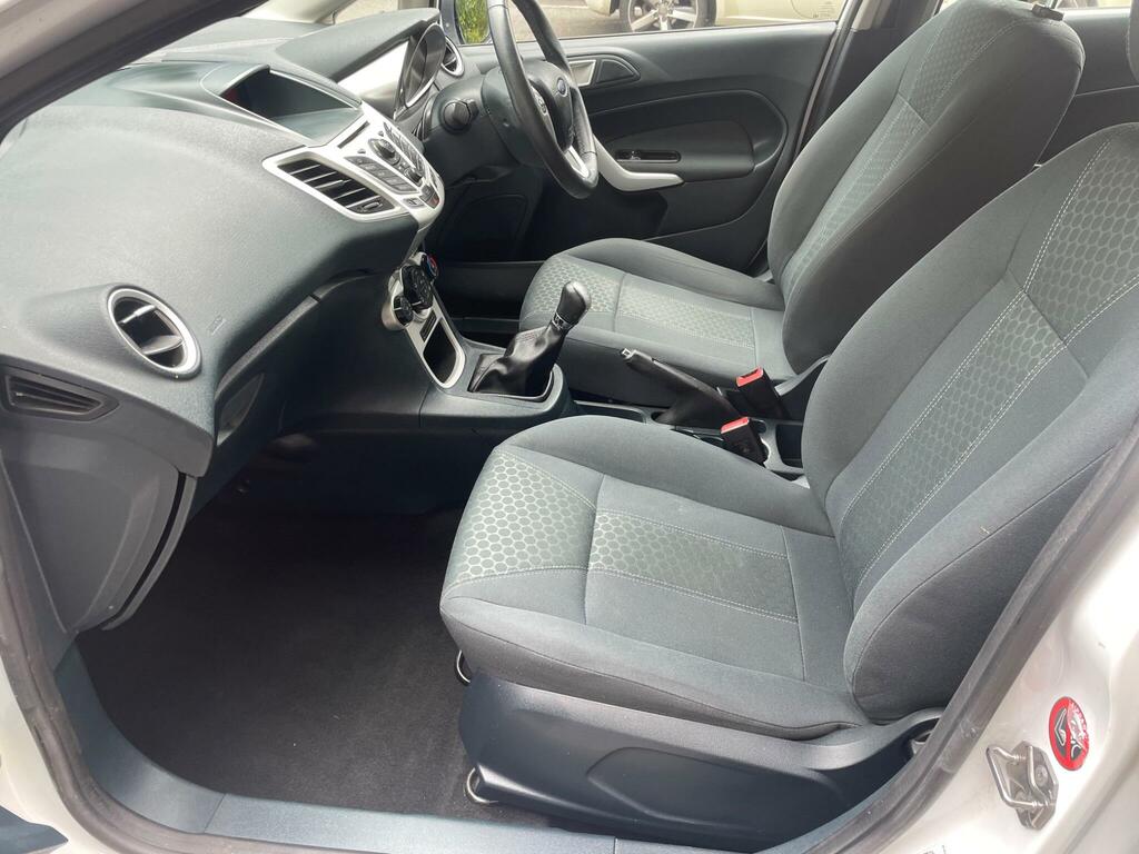 Ford Fiesta 1.25 Zetec Hatchback 129 Gkm, White #16