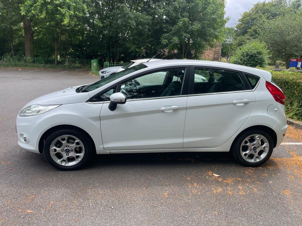 Ford Fiesta 1.25 Zetec Hatchback 129 Gkm, White #9