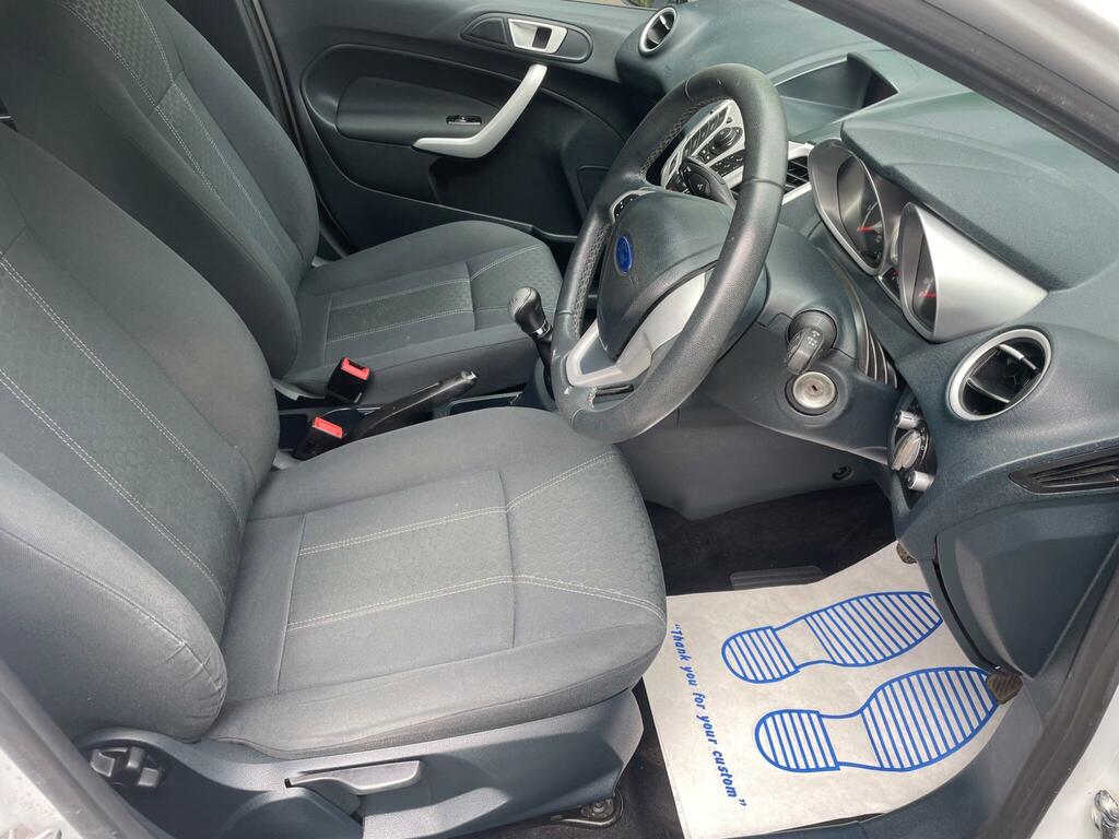 Ford Fiesta 1.25 Zetec Hatchback 129 Gkm, White #14