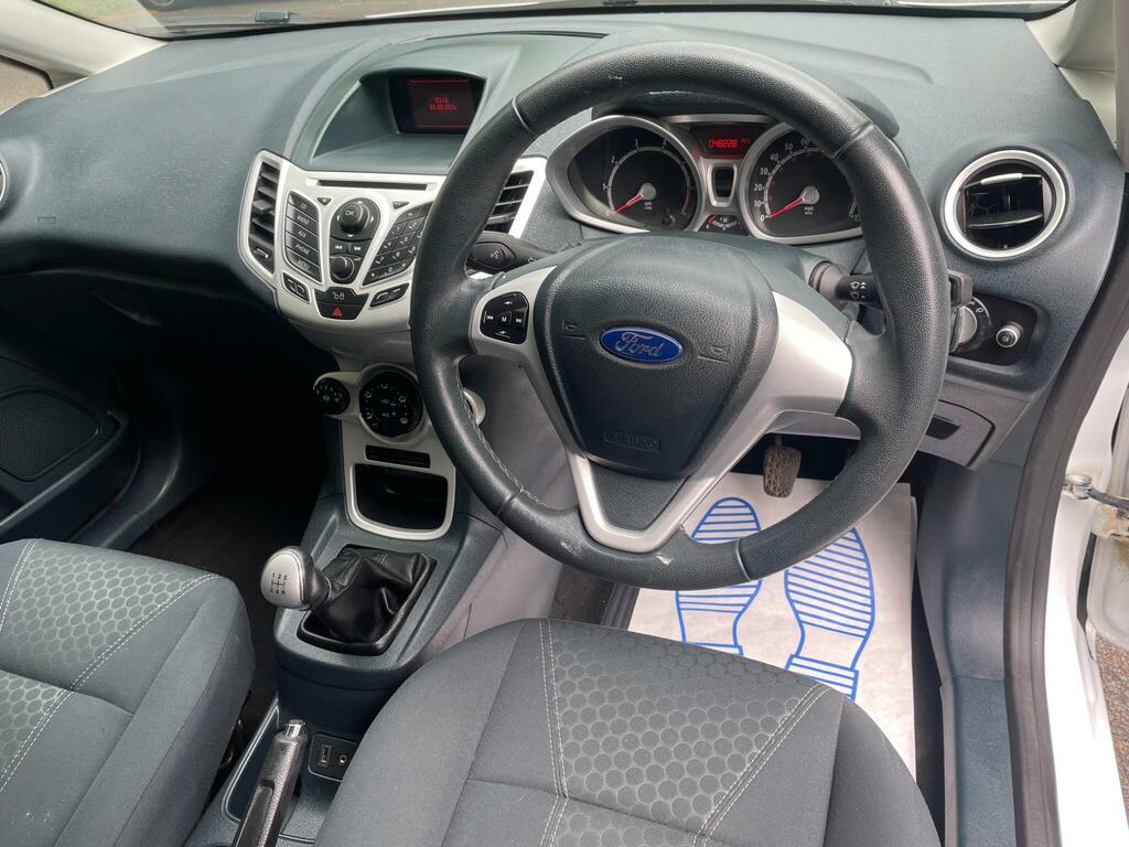 Ford Fiesta 1.25 Zetec Hatchback 129 Gkm, White #15