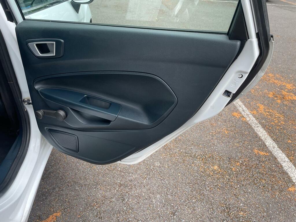 Ford Fiesta 1.25 Zetec Hatchback 129 Gkm, White #27