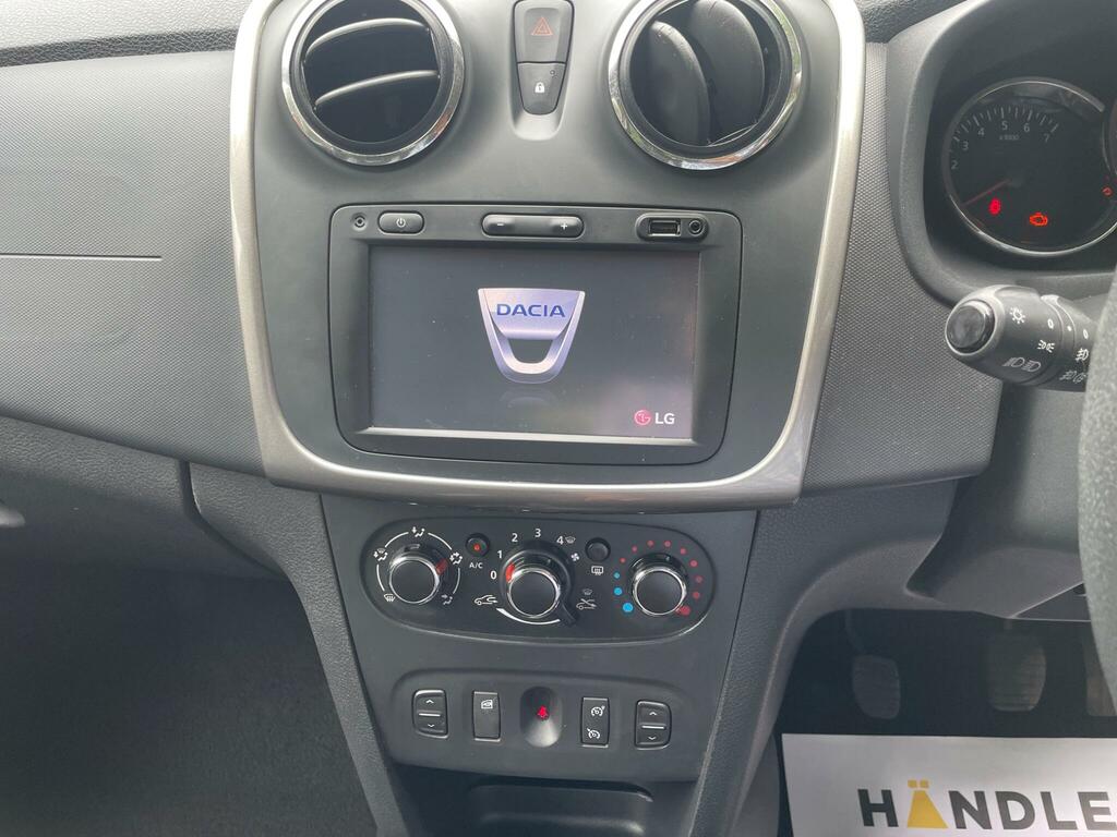 Dacia Sandero Stepway Hatchback 0.9 Tce Laureate Euro 6 Ss 2016 White #25