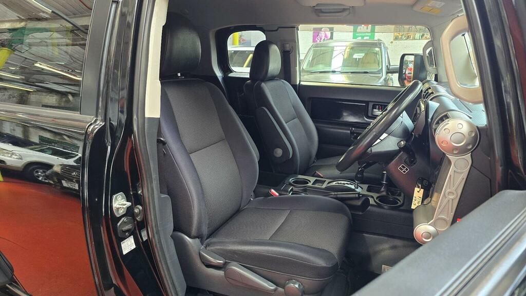 Toyota FJ Cruiser Suv 4.0 Black Colour Pkg 4Wd A-track 201212 Black #3