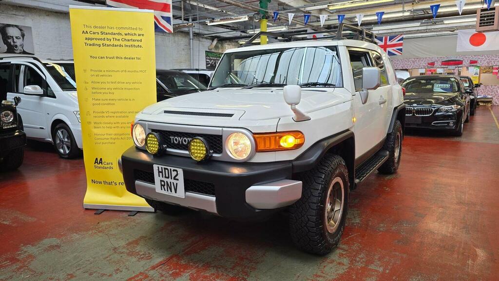 Toyota FJ Cruiser Suv 4.0 Factory Off Road Pack Trd Alloys 201212 White