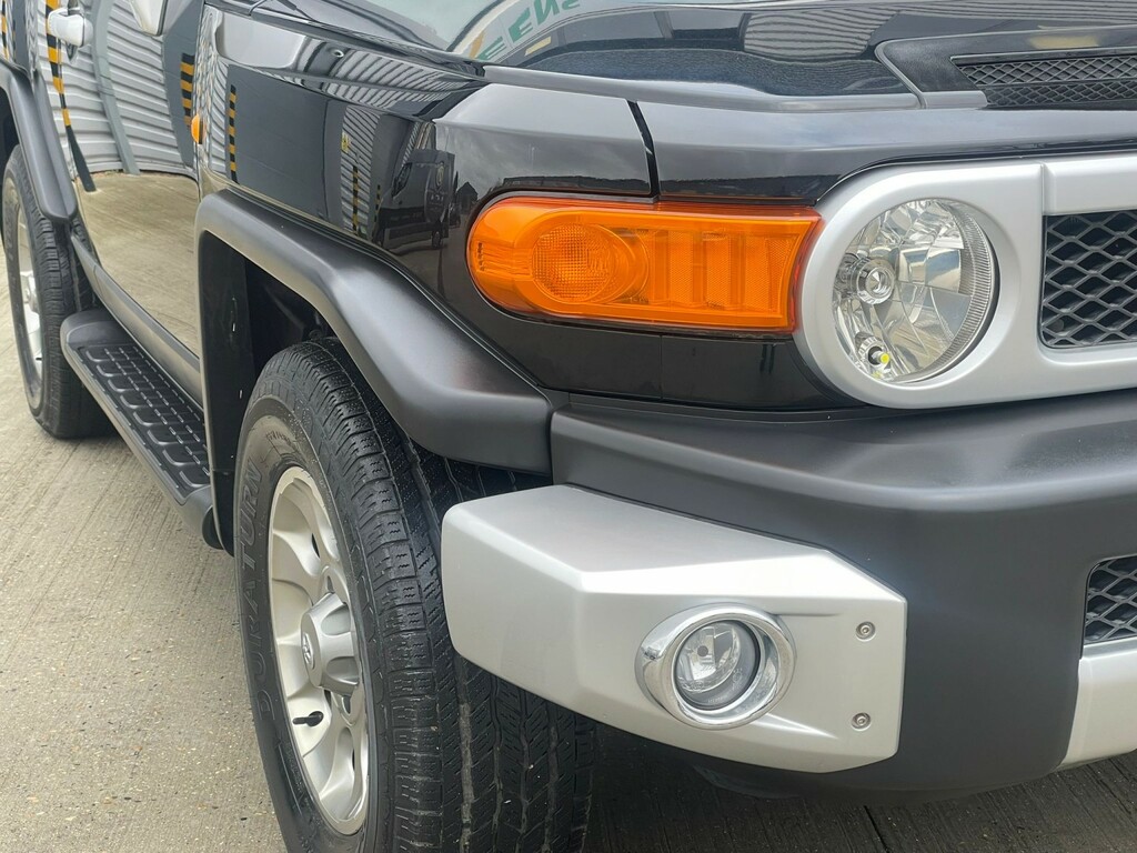 Toyota FJ Cruiser 4.0 V6 Full Leather And Walnut Trim Black #3