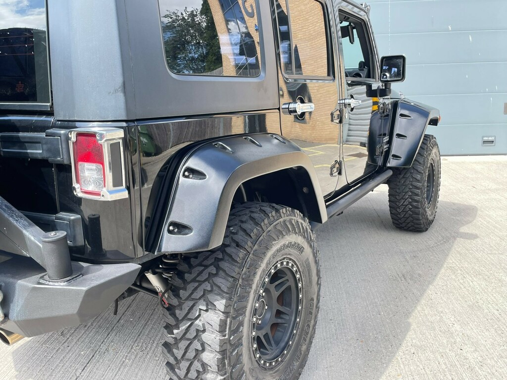 Jeep Wrangler Convertible 2.8 Crd Ultimate Soft Top 4X4 201 Black #26