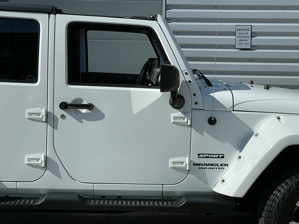 Jeep Wrangler Crd Overland U10002673 White #17