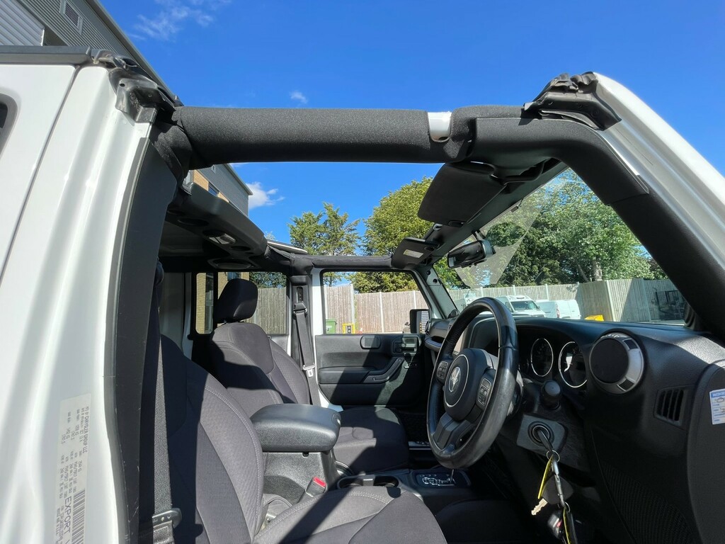 Jeep Wrangler Crd Overland U10002673 White #54