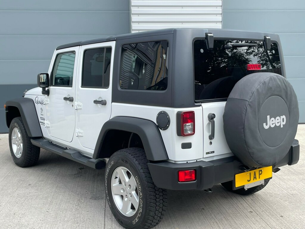 Jeep Wrangler 2-Door Sahara 2.8 Crd Red #24