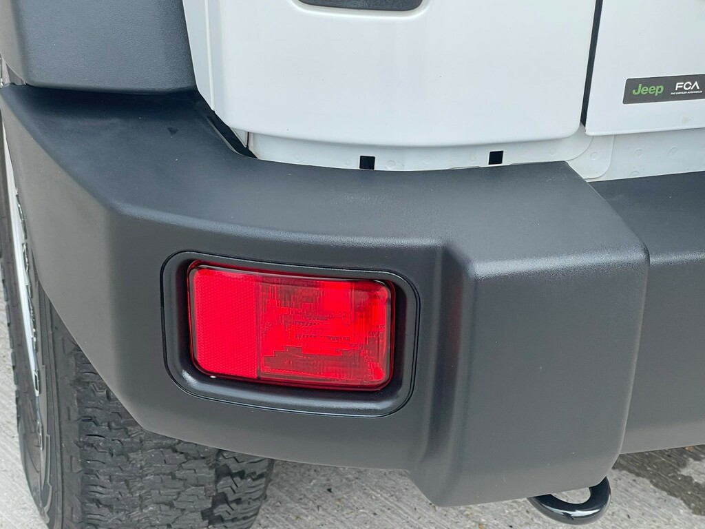 Jeep Wrangler 2-Door Sahara 2.8 Crd Red #22