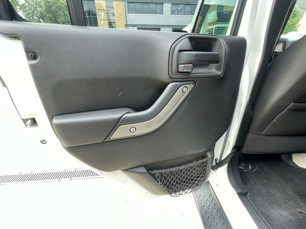 Jeep Wrangler 2-Door Sahara 2.8 Crd Red #55