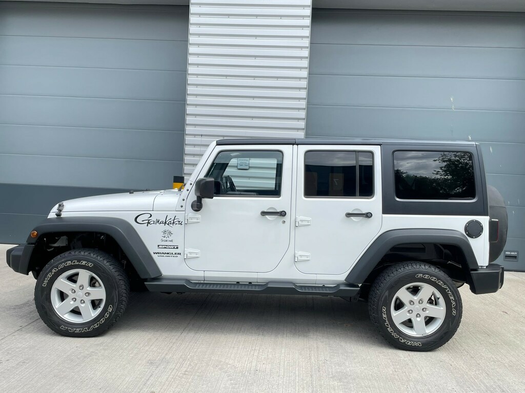 Jeep Wrangler 2-Door Sahara 2.8 Crd Red #31