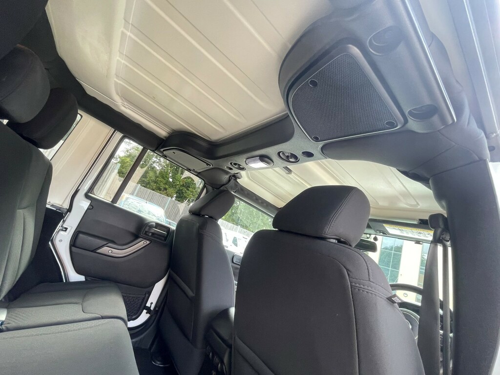 Jeep Wrangler 2-Door Sahara 2.8 Crd Red #47